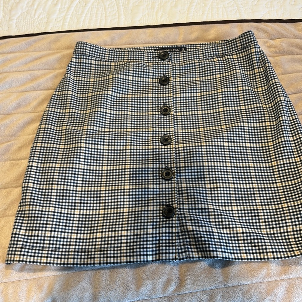 Abercombie and Fitch Plaid Skirt Size Small. Button down.